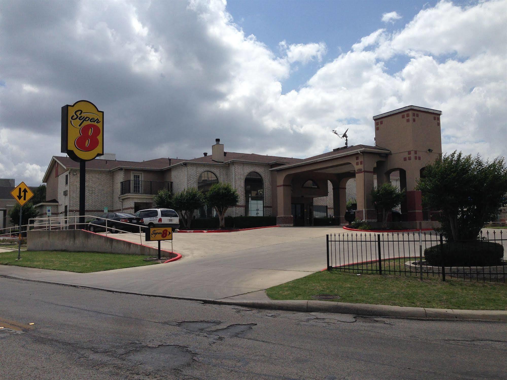 Surestay Plus Hotel By Best Western San Antonio North 281 N Exterior foto